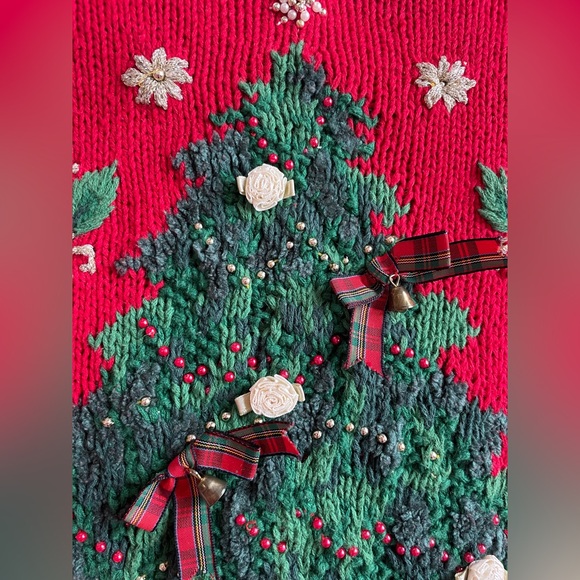 Ultimate Vintage Christmas Sweater - Picture 3 of 9